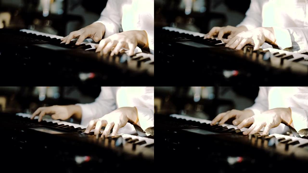 手弹白色钢琴