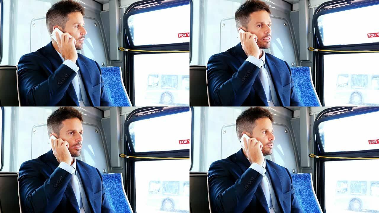 商人在旅行时用手机聊天