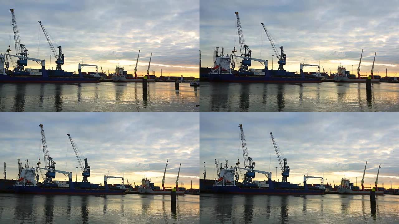 日落时分的鹿特丹港