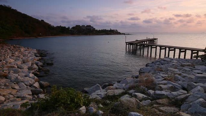 泰国美丽的大海桥木