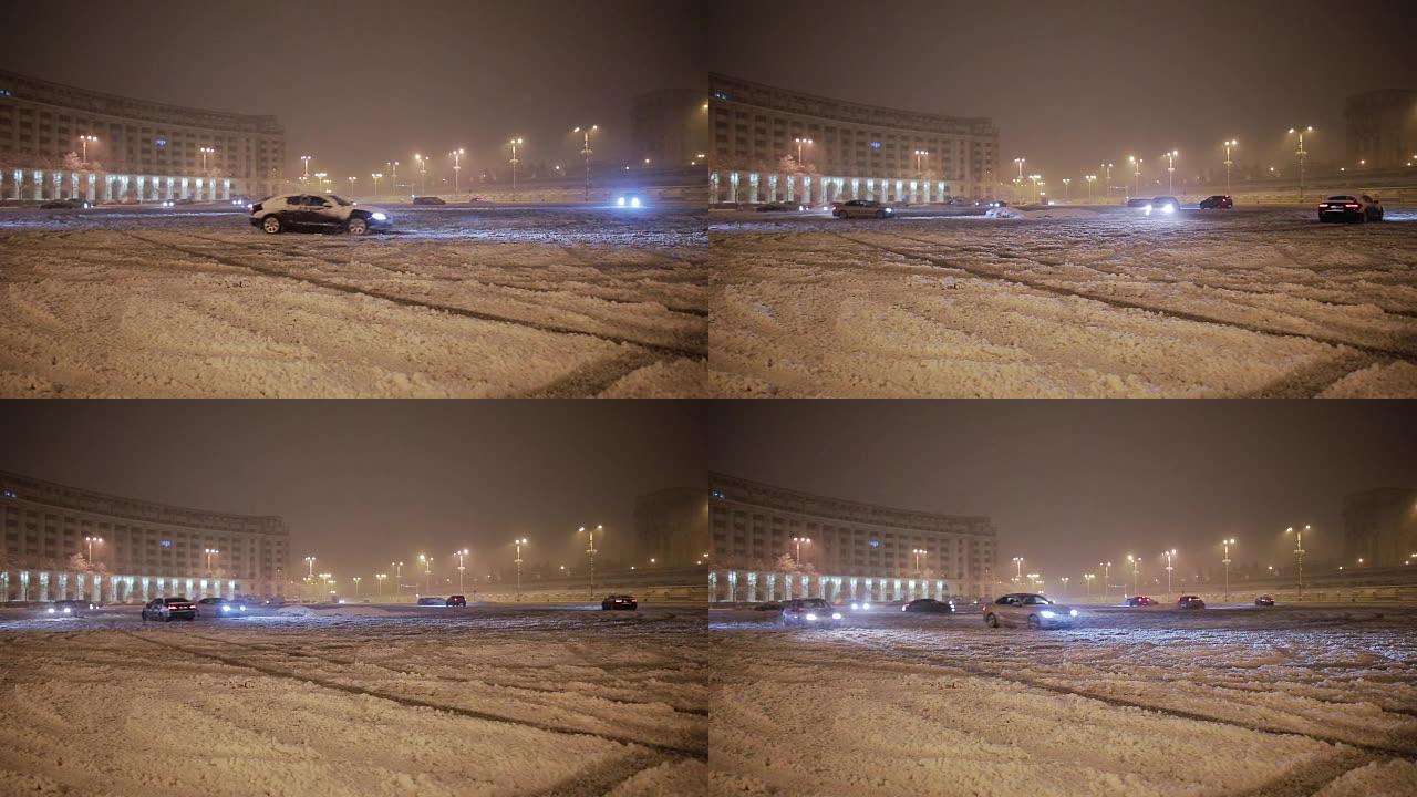 暴风雪期间，汽车在停车场漂移。