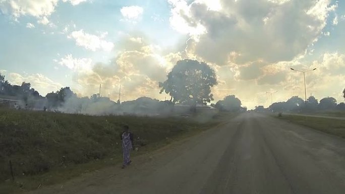 穿越烟雾: 赞比亚基特韦
