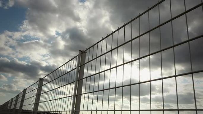 带云的栅栏-延时带云的栅栏