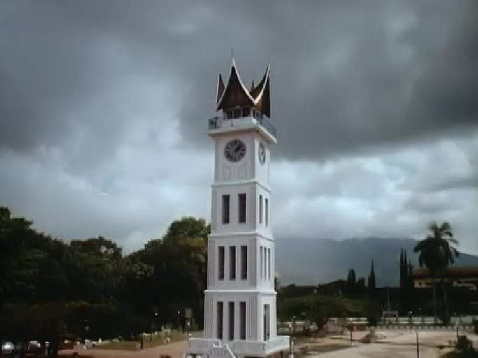 印尼巴东钟楼延时云层延时地标建筑风云变幻