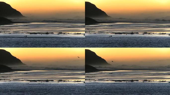 南非狂野海岸的日出巨浪