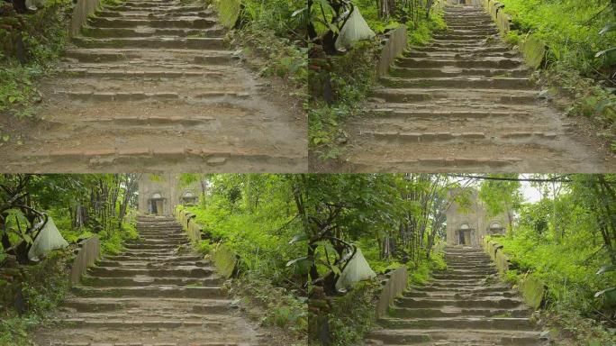 平移: 夏季通往古代和古老寺庙的梯子
