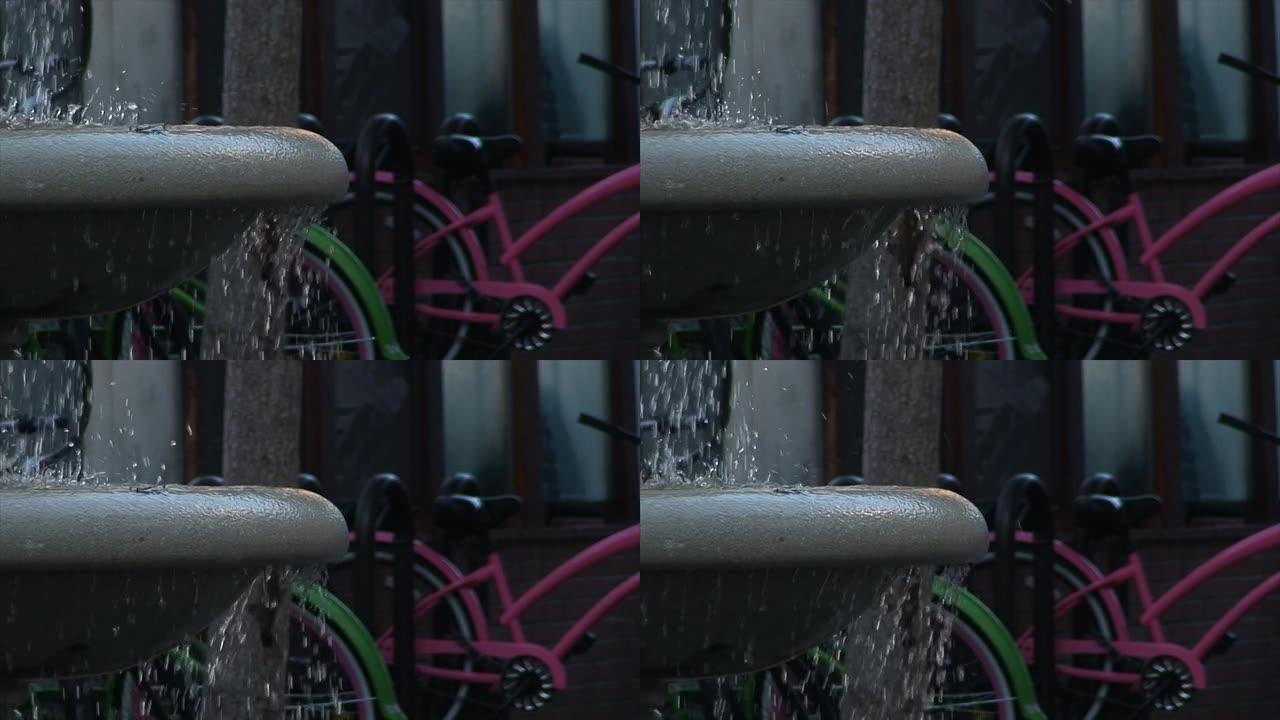 自行车支架处的喷泉特写