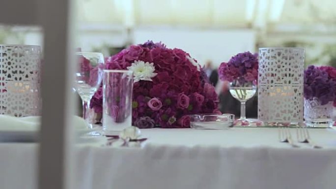 鲜花婚礼餐桌装饰婚礼