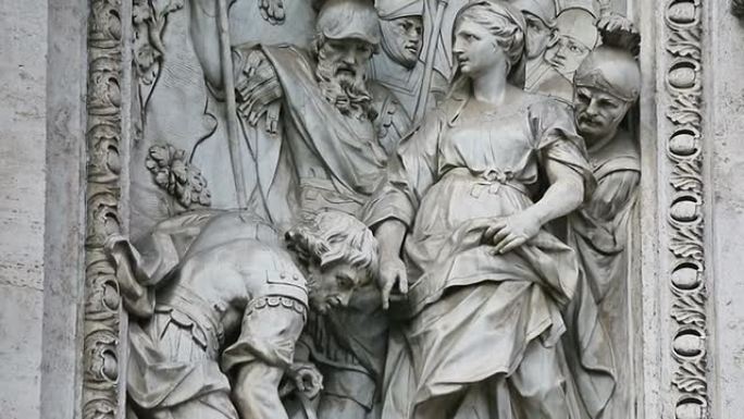 罗马特雷维喷泉的雕像细节