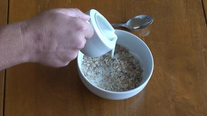 早餐早餐燕麦牛奶西式早餐低脂食物