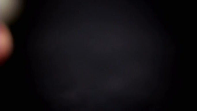 点击电脑鼠标关闭。高清