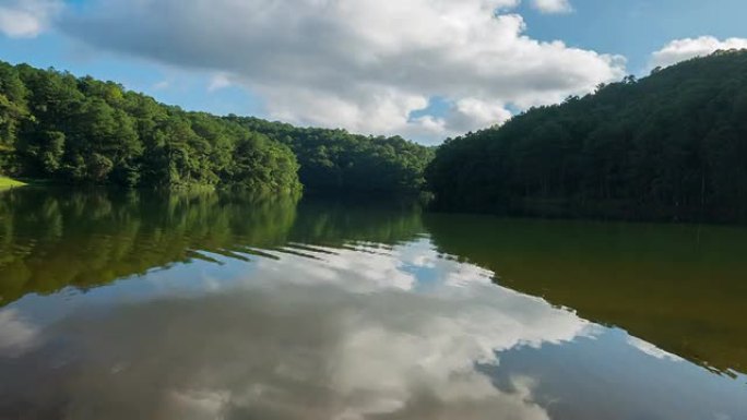 穿山甲延时湖景青山绿水蓝天白云