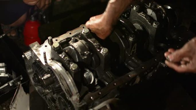 修理汽车发动机汽修行业特写镜头专业维修