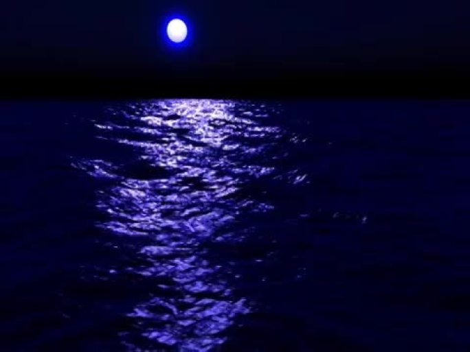 深蓝色的海月深蓝色的海月