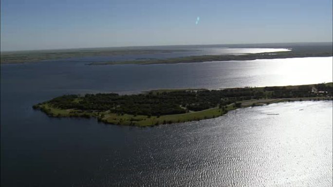 密苏里河与夏延河保留地接壤-鸟瞰图-美国杜威县南达科他州
