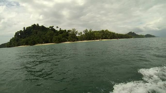 安达曼海上的岛屿，船景