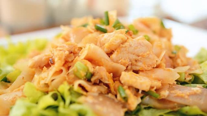 鸡肉炒米粉菜品展示特色美食