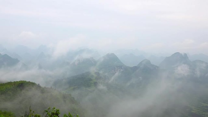中国桂林风光中国桂林风光云雾群山