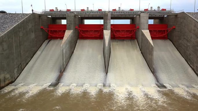 大坝水力发电厂的水流