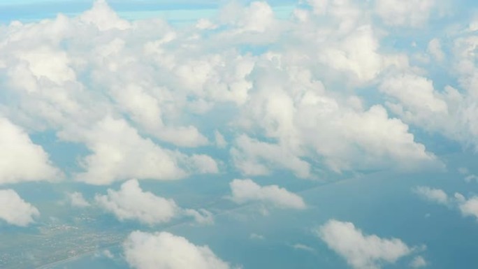 飞越云端云海高空机翼机舱窗外