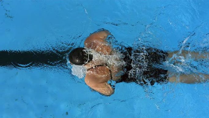 高清超慢动作: 女子游泳蛙泳