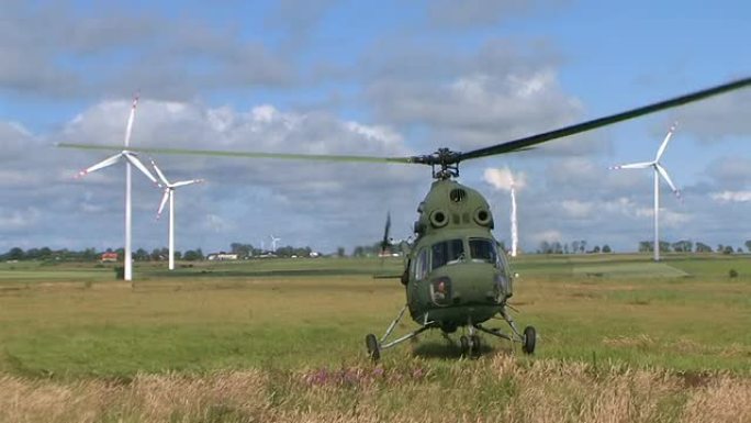 米-2直升机起飞风力发电机起飞动力风吹草