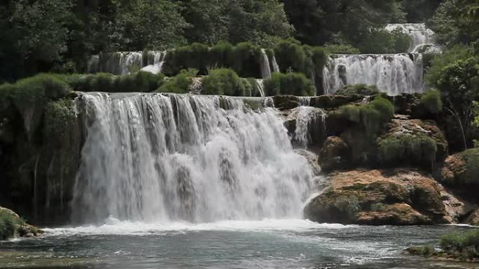 Krka国家公园的河流和瀑布