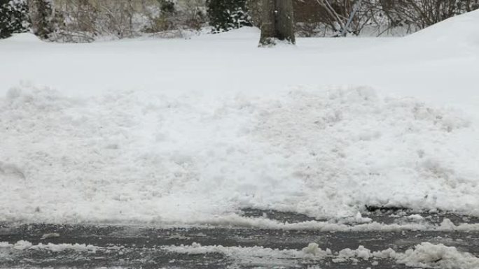 吹雪机清理车道