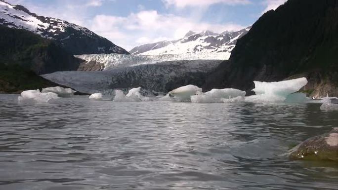 冰川湖冰山阿拉斯加全球变暖海平面上升