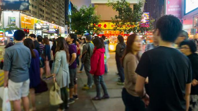 香港街景步行街商业街人流穿梭夜晚夜景