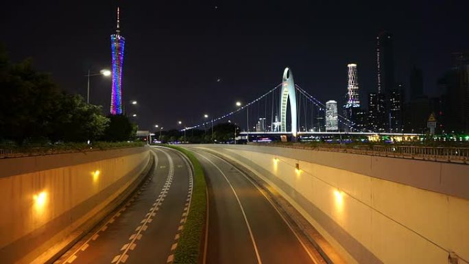 夜晚，广州城市街道和现代建筑繁忙的交通，时间流逝。