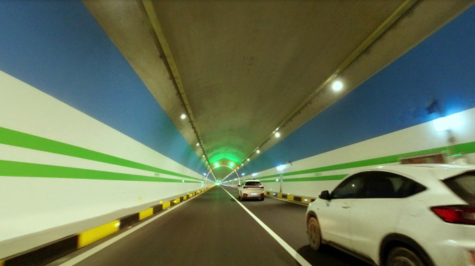 山区隧道穿梭高速公路行驶视角空镜皖南高速