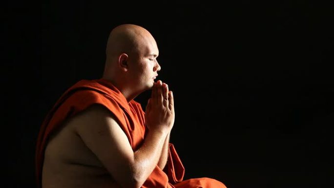 佛教僧侣祈祷