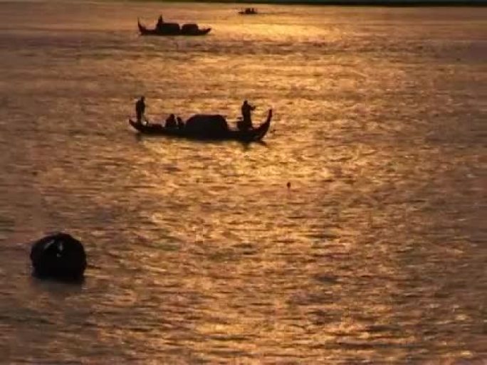 洞里萨河的日出船只夕阳小船