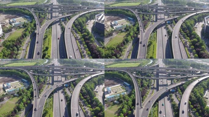 多车道高速公路繁忙交通的鸟瞰图，实时。