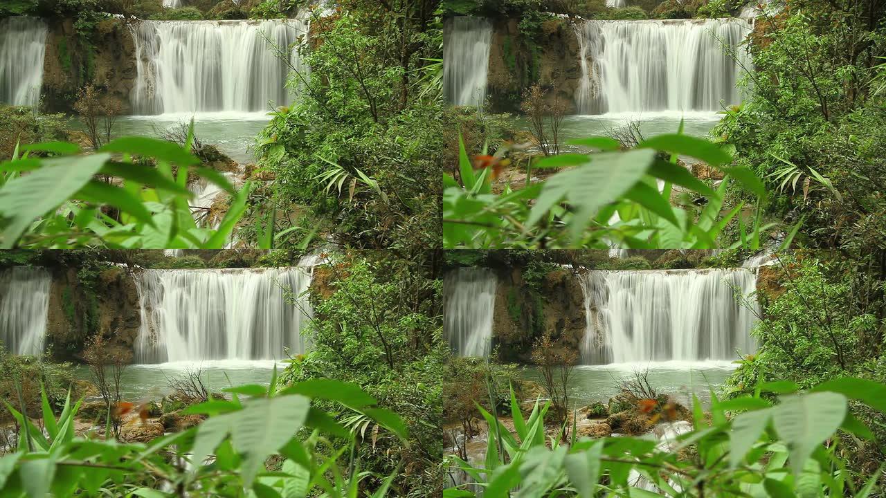 泰国森林中的蒂洛苏瀑布。
