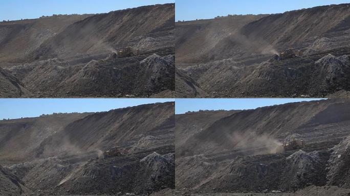 推土机在煤矿现场运土