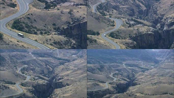 穿过壳牌峡谷的14号公路-鸟瞰图-怀俄明州，大角县，美国
