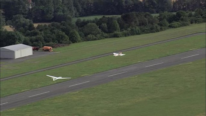 滑翔机从拜罗伊特机场起飞-鸟瞰图-巴伐利亚，上弗兰肯行政区，Landkreis拜罗伊特直升机拍摄，空