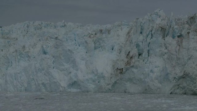 延时eismeer在冰壁前移动