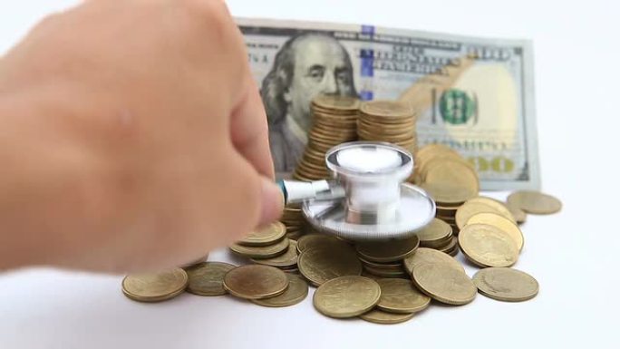 用硬币进行昂贵的医疗保健的概念