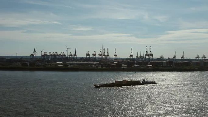 汉堡港配有起重机海运汉堡港口轮船外贸易运