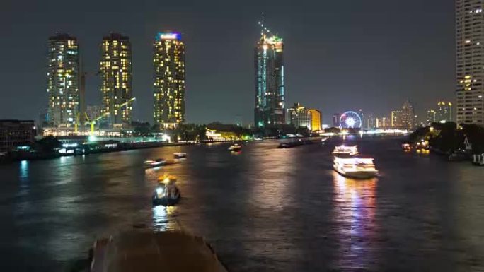 湄南河夜间河流交通的时间流逝