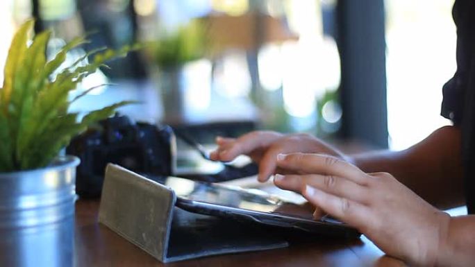 使用数字平板电脑的人