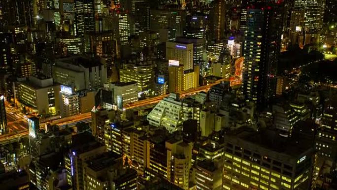 东京在夜间的鸟瞰图