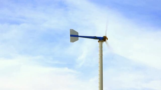 风力涡轮机与Cloudscape、绿色能源概念的特写