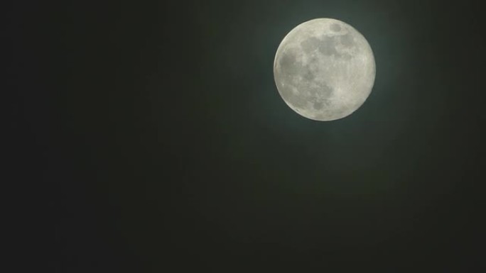 云中的月亮月亮素材月圆中秋节