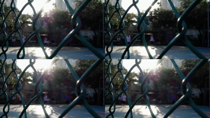 打篮球的孩子围栏护栏网铁丝网