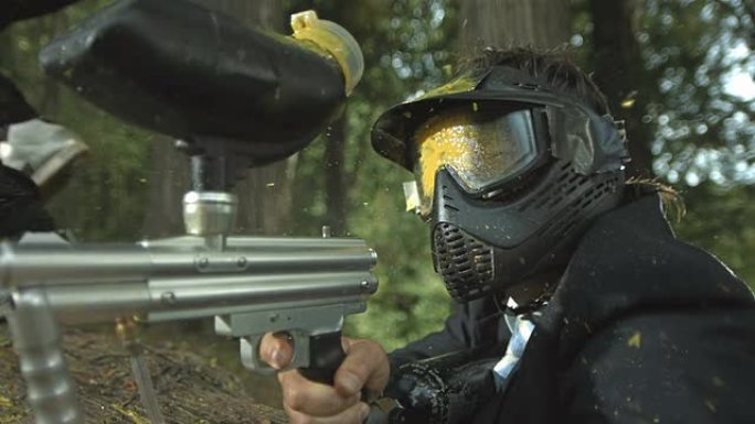 高清超级慢动作: 商人被枪杀