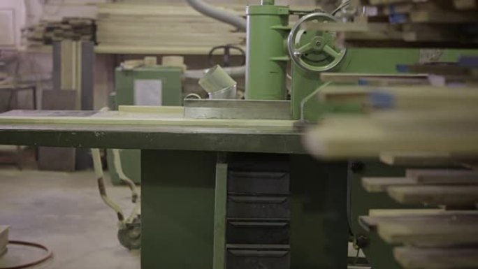 木匠打磨工业加工一线员工